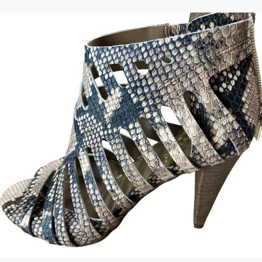 Vince Camuto High Heel Back Zip Peep Toe Snakeskin Shoes Booties Size 6.5 EUC